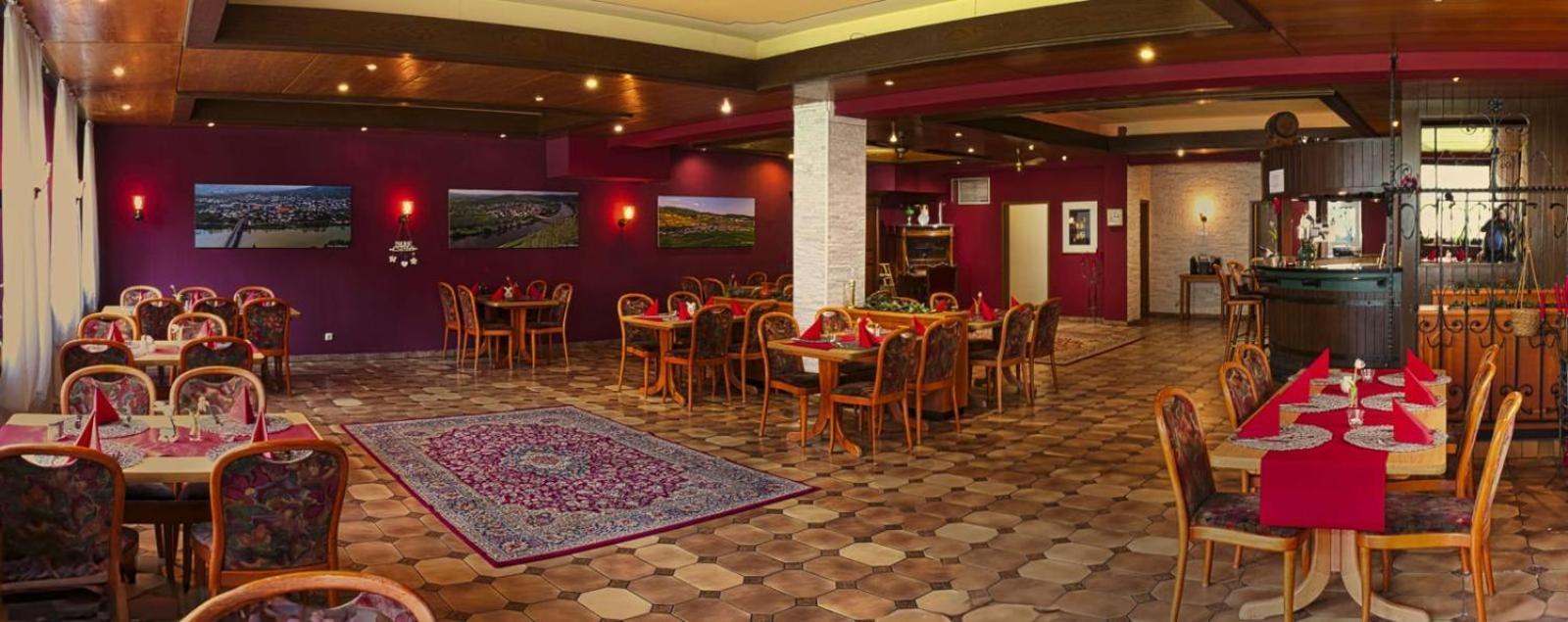 Hotel Krone Riesling Trittenheim Exterior photo