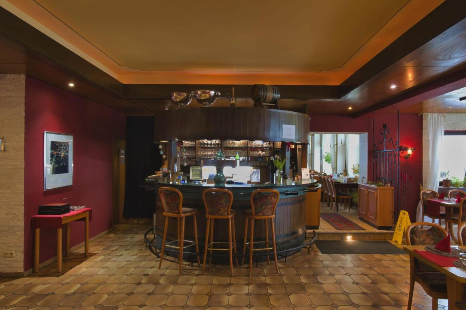 Hotel Krone Riesling Trittenheim Exterior photo